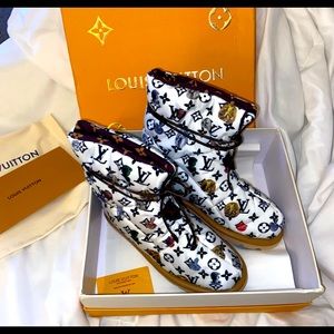 LOUIS VUITTON PILLOW COMFORT ANKLE BOOT